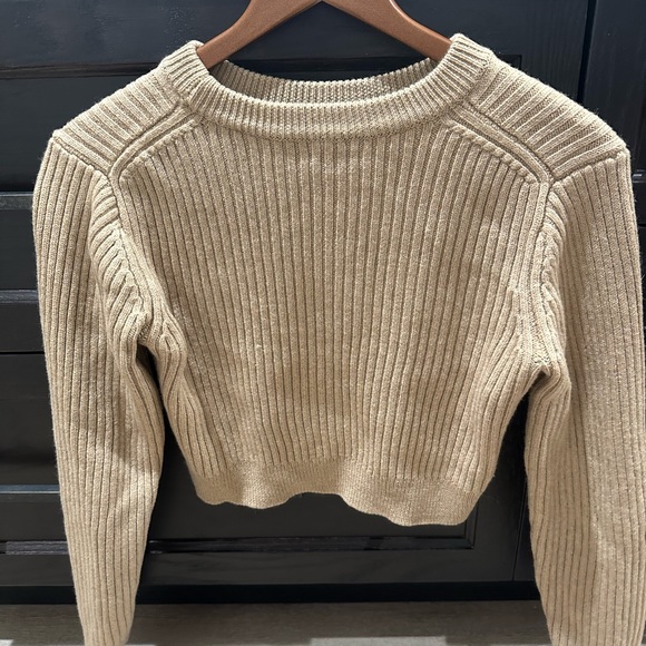 Aritzia cropped sweater - Picture 2 of 3